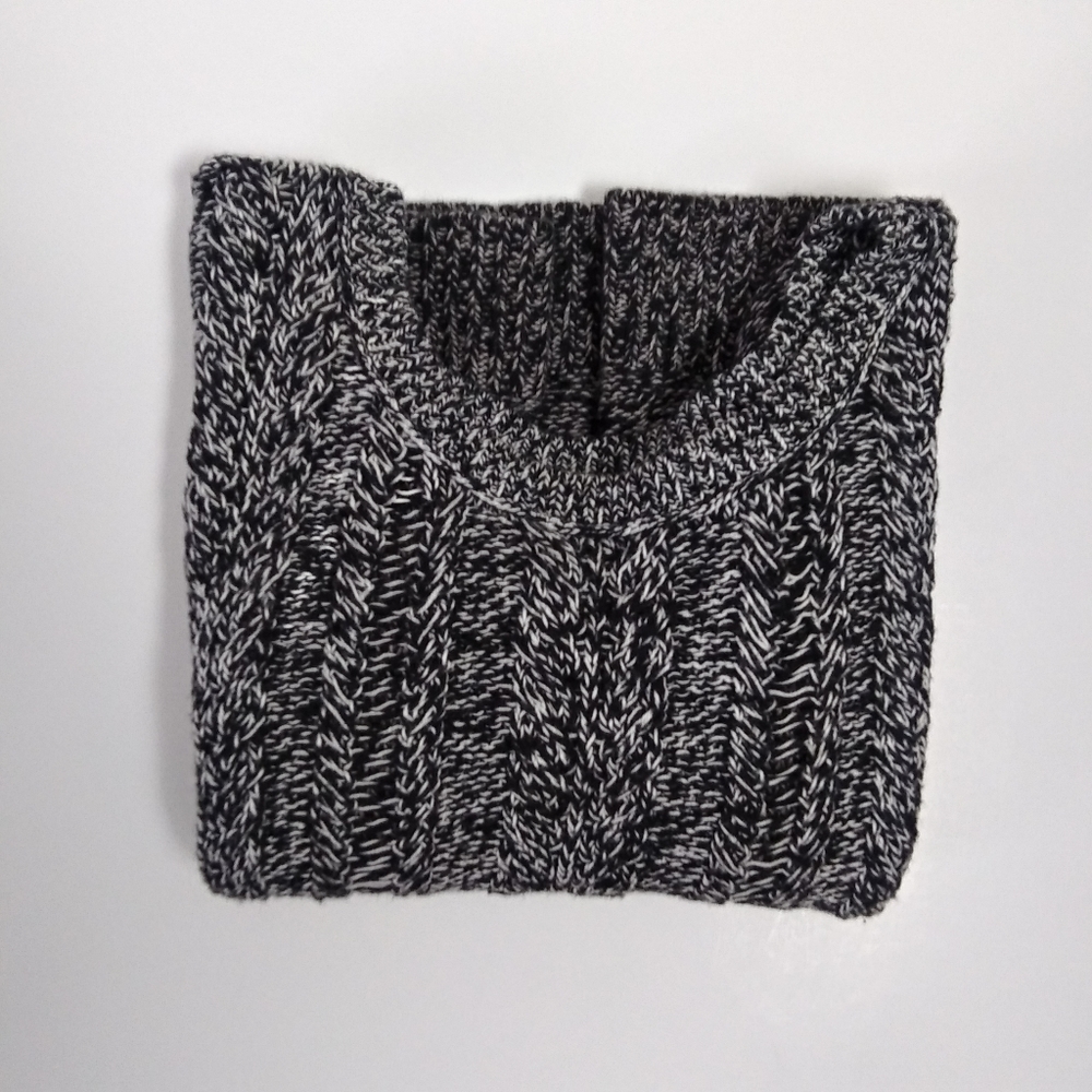 American Eagle Outfitters Black & White Sweater